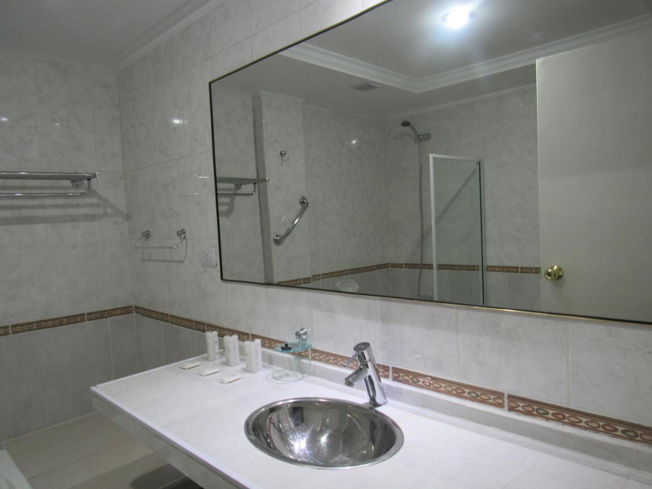 Hotel Caleta Olivia Extérieur photo