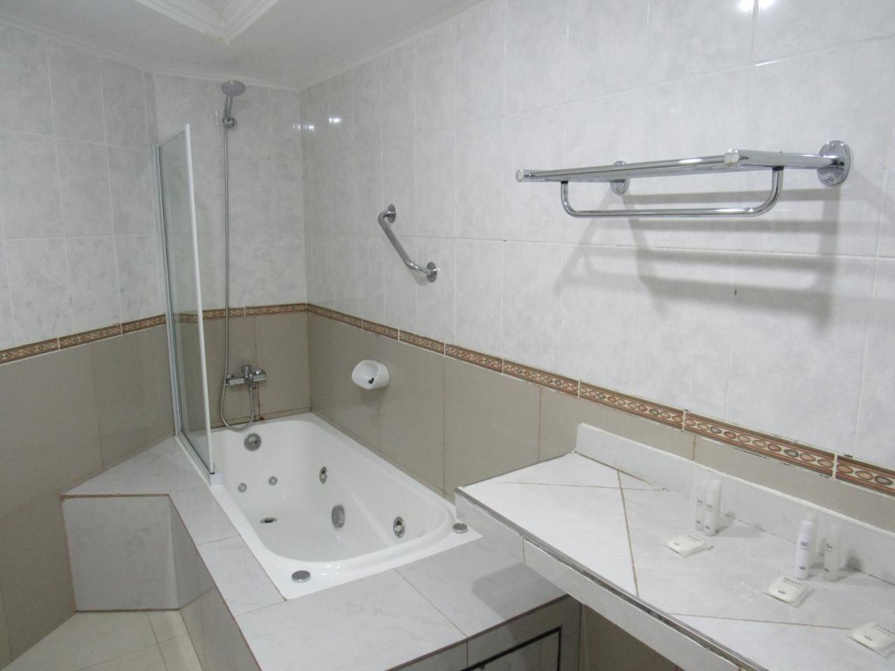 Hotel Caleta Olivia Extérieur photo